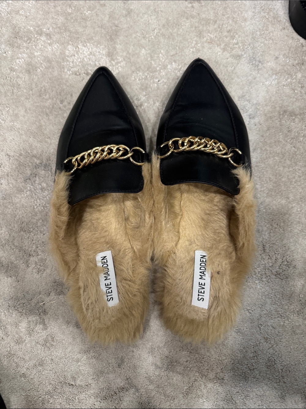 Steve Madden Black Faux Leather Mule Loafers with Gold Chain and Tan Fur
